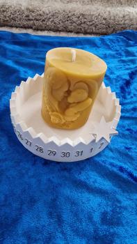 Muttertagskerze Mutter mit Kind aus 100 % reinen Bienenwachs direkt aus dem Bienenstock