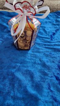 Preview: Bienenwachskerze im Geschenkkarton  aus reinem Bienenwachs direkt aus dem Bienenstock