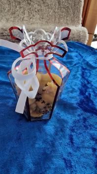 Preview: Bienenwachskerze im Geschenkkarton  aus reinem Bienenwachs direkt aus dem Bienenstock