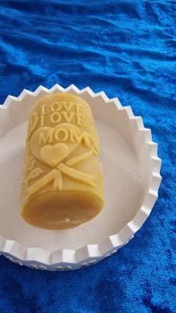 Bienenwachskerze mit Love-Mom  aus reinem Bienenwachs direkt aus dem Bienenstock