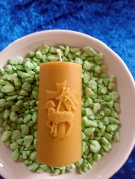 Bienenwachskerze mit Osterlamm aus reinen Bienenwachs direkt aua dem Bienenstock