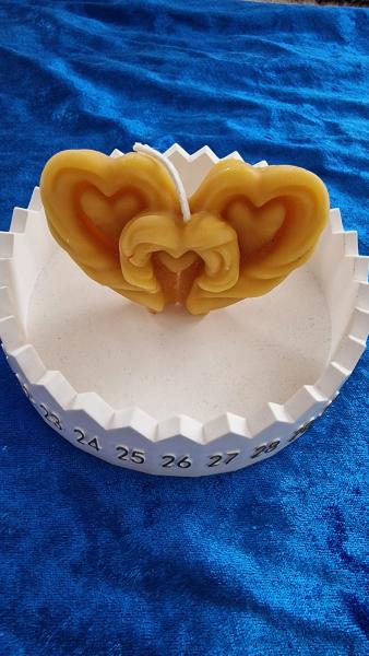 Bienenwachskerze  mit drei Herzen  aus reinem Bienenwachs direkt aus dem Bienenstock