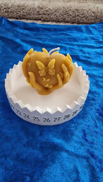 Bienenwachskerze mit Herz und Hände  aus reinem Bienenwachs direkt aus dem Bienenstock