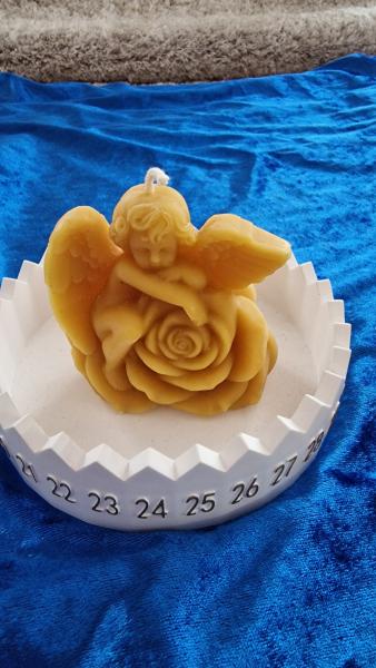 Engelkerze mit Rose  aus reinem Bienenwachs direkt aus dem Bienenstock
