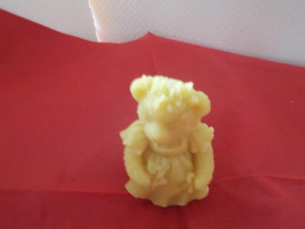 Bienenwachskerze "Bärenmädchen" aus reinem Bienenwachs direkt aus dem Bienenstock