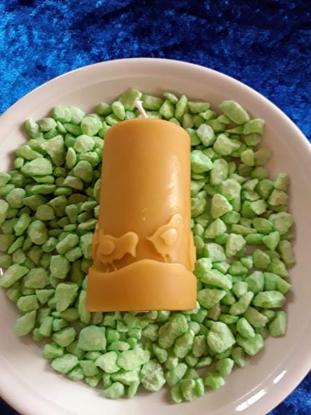 Bienenwachskerze mit Küken aus reinen Bienenwachs direkt aus dem Bienenstock